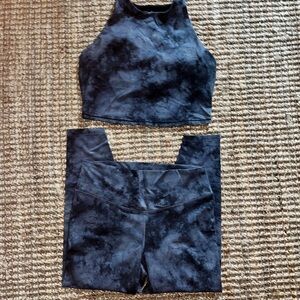Old Navy Black Tie-Dye Hightise Workout set - leggings and top XL